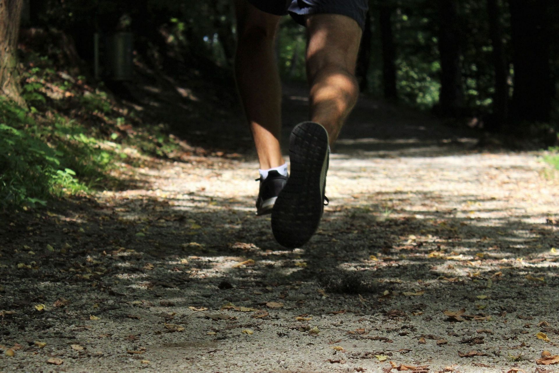 Working out (Image via Unsplash/Tara Glaser)